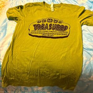 XS green t-shirt